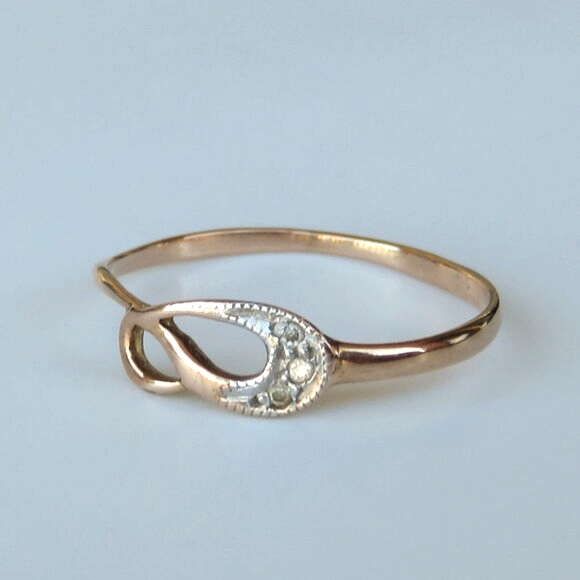 Elegant Twisted 14K Rose Gold CZ Ring. Size 7.25 - Picture 7 of 15